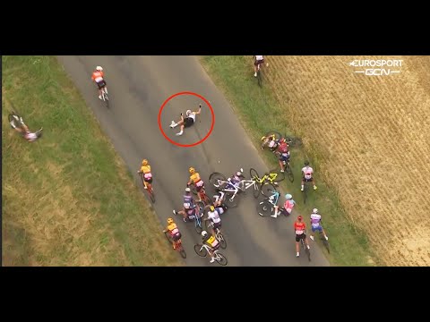 Une coureuse percutée de plein fouet et un vol plané : énorme chute sur le Tour de France Femmes