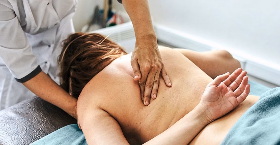 Visuel : Pratiques, techniques et précautions : intégrer le massage thérapeutique au quotidien
